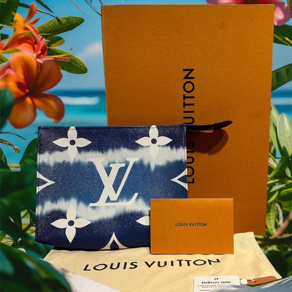 Louis Vuitton Escale Toiletry Monogram
Pouch 26 Limited Edition